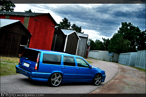  desent gas milage, tons of luggage room, ubber sleeperness. Volvo v70R
